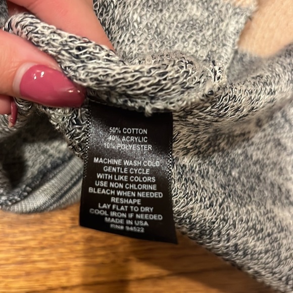 Closet Space Woman’s Hooded Sleeveless Cardigan Size L - Picture 5 of 5